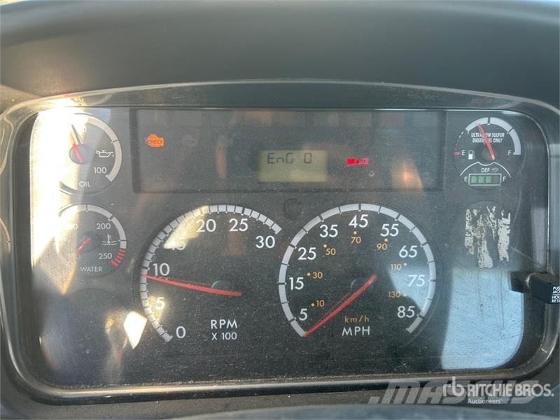 Freightliner M2 106 كابينة والداخلية