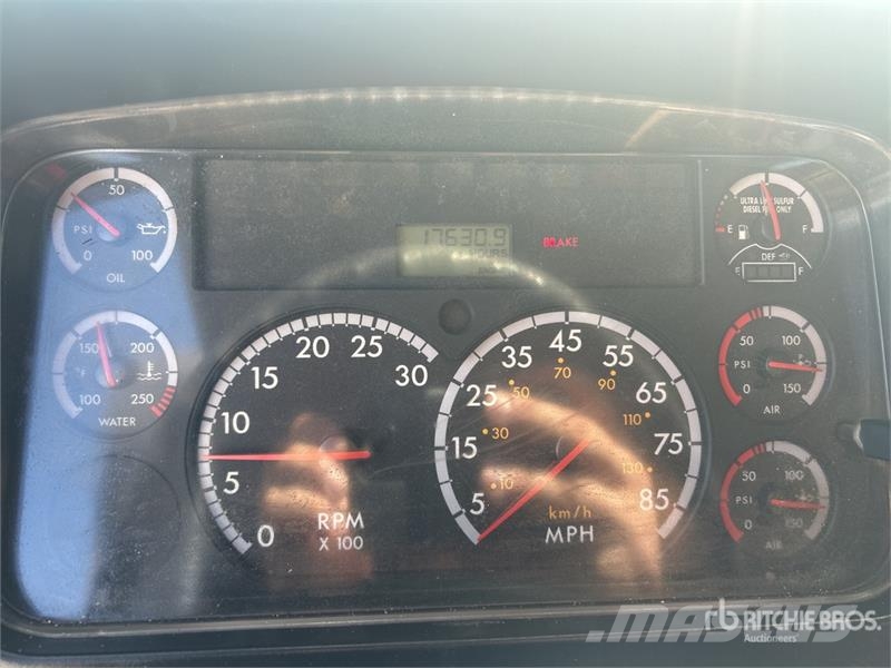 Freightliner M2 106 Krokbil