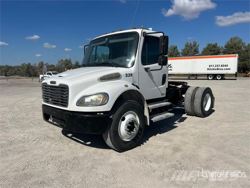 Freightliner M2 106 Nyergesvontatók