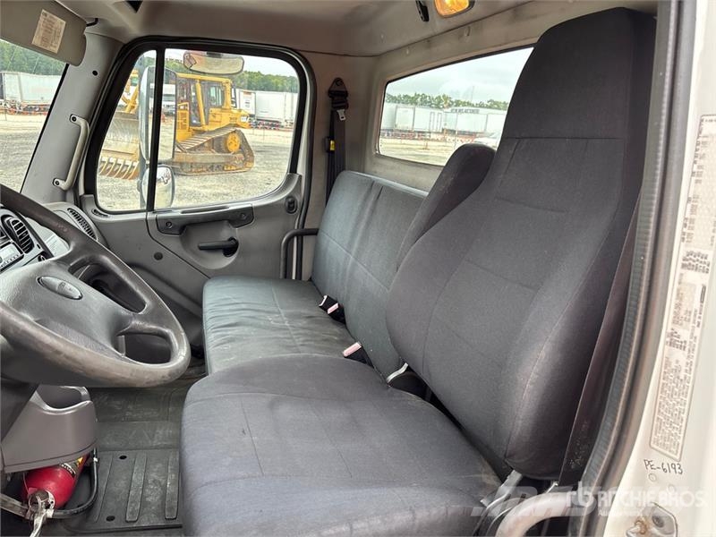Freightliner M2 106 Autogru