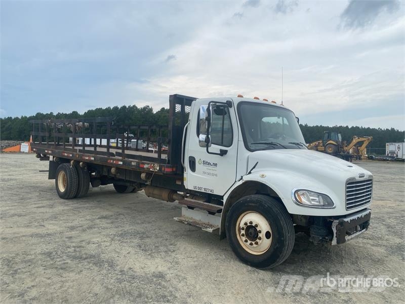 Freightliner M2 106 平板式/側卸式卡車