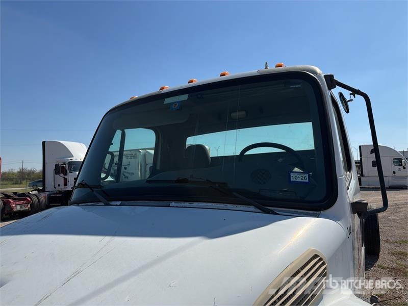 Freightliner M2 106 Cabinas