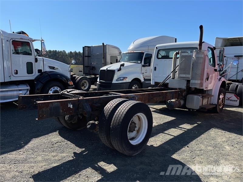 Freightliner M2 106 Cabins and interior