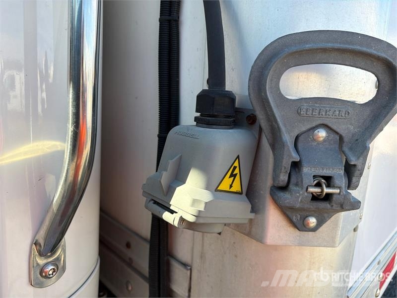 Freightliner M2 106 Isotermos y frigoríficos
