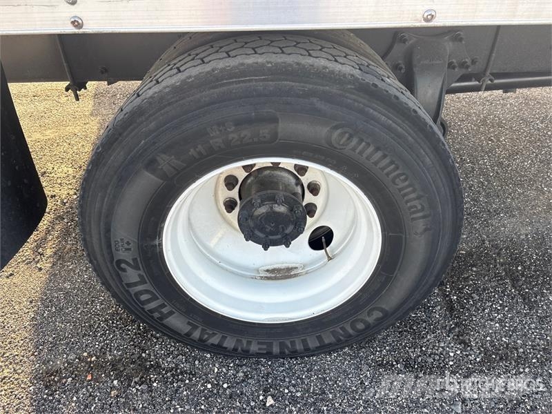 Freightliner M2 106 Isotermos y frigoríficos