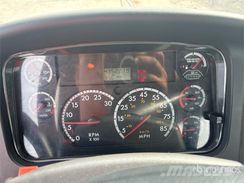 Freightliner M2 106 وحدات الجر