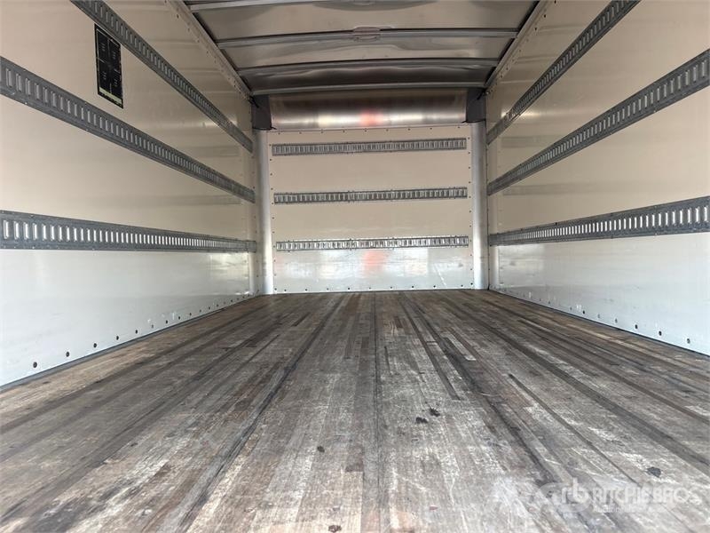 Freightliner M2 106 Dobozos teherautók