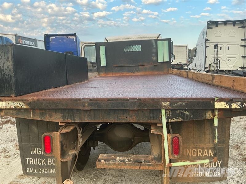 Freightliner M2 106 Flatbed / Dropside trucks