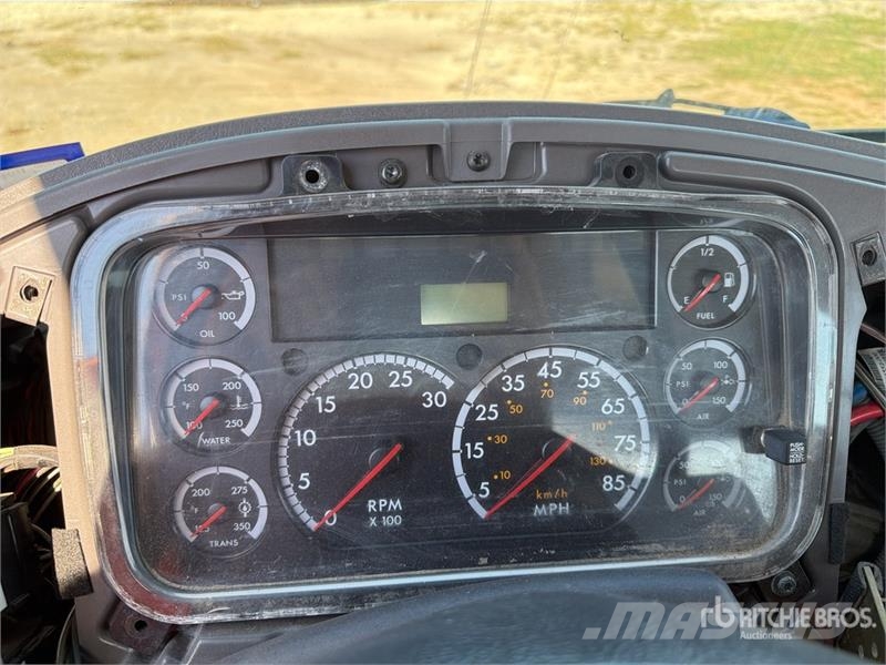 Freightliner M2 106 Cabinas