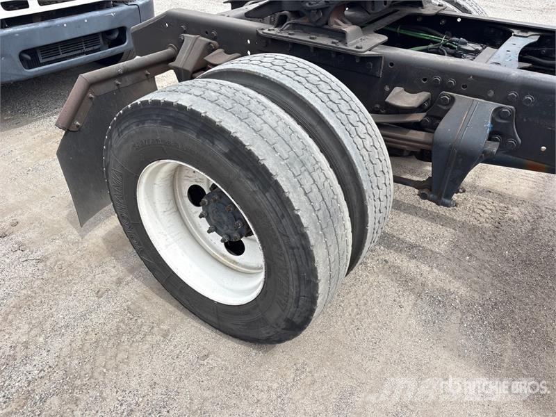 Freightliner M2 106 Sadulveokid