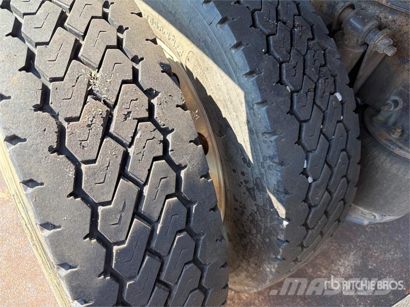 Freightliner M2 106 Camiones portacoches
