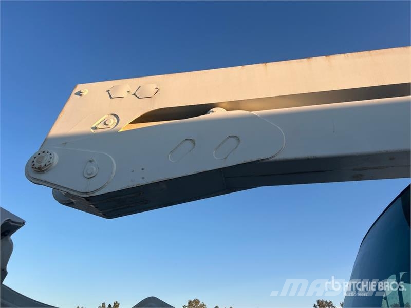 Freightliner M2 106 Pacēlāji uz automašīnas bāzes
