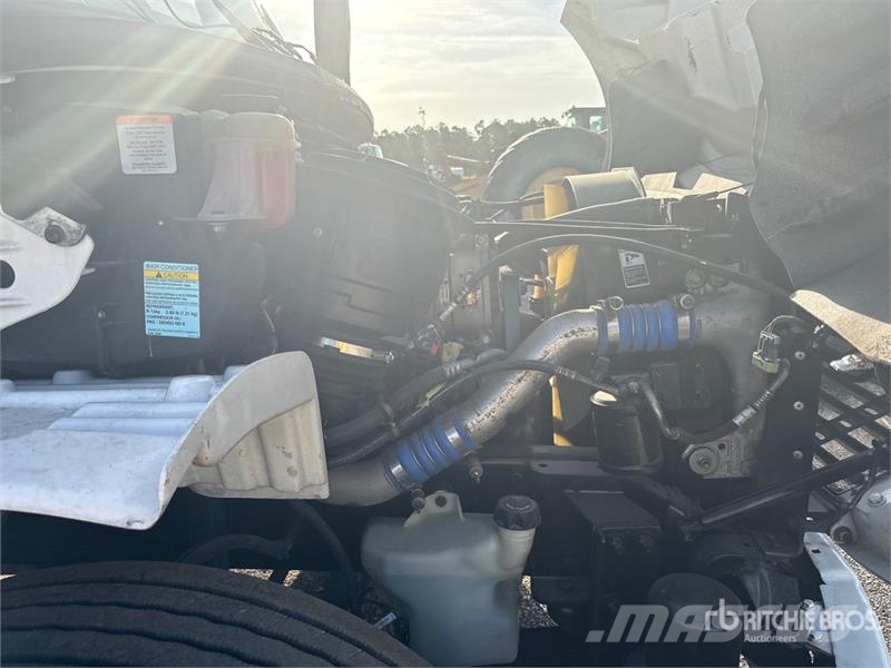 Freightliner M2 106 Isotermos y frigoríficos