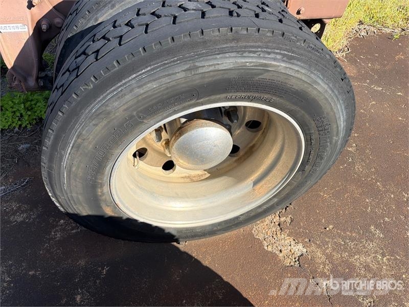 Freightliner M2 106 Camiones portacoches