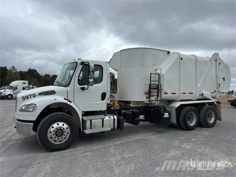 Freightliner M2 106 Camion poubelle