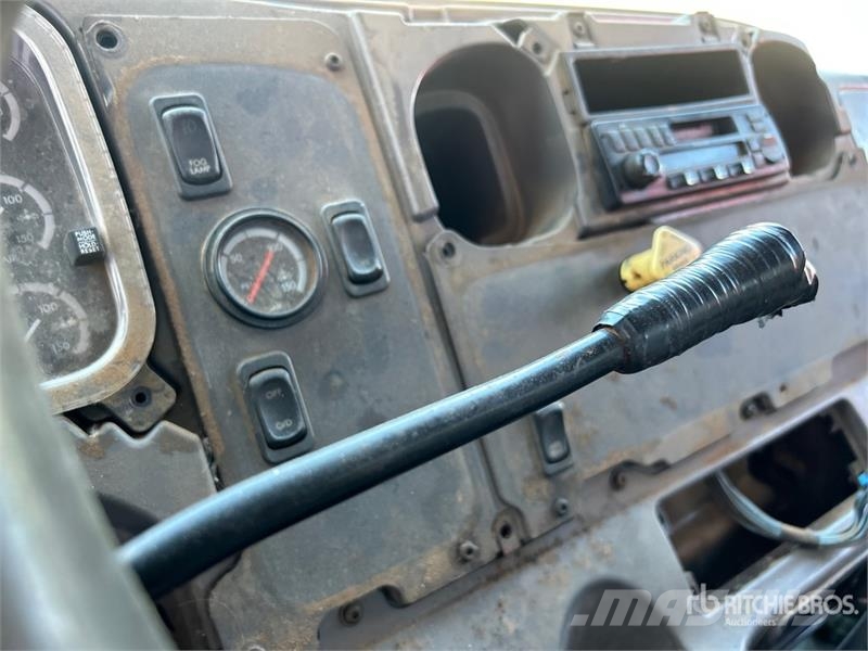 Freightliner M2 106 Camiones plataforma