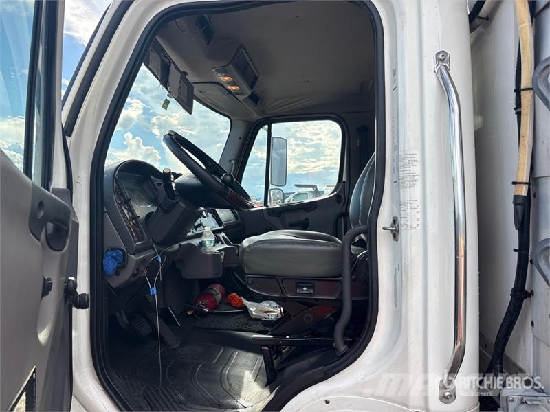 Freightliner M2 106 Caminhões com temperatura controlada