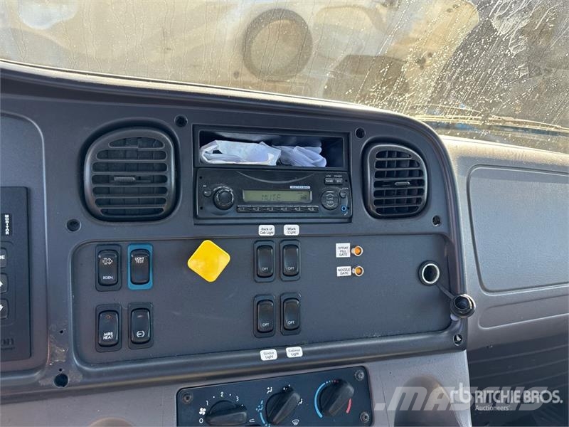 Freightliner M2 106 Kabine i unutrašnjost