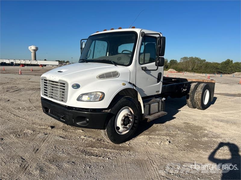 Freightliner M2 106 كابينة والداخلية