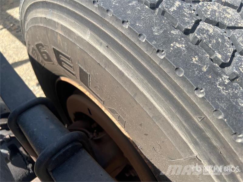 Freightliner M2 106 Cabine e interni