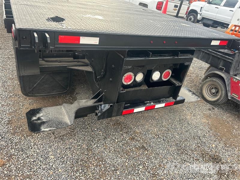 Freightliner M2 106 Flatbed / Dropside trucks