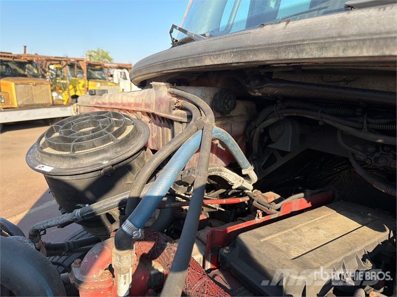 Freightliner M2 106 Camiones portacoches