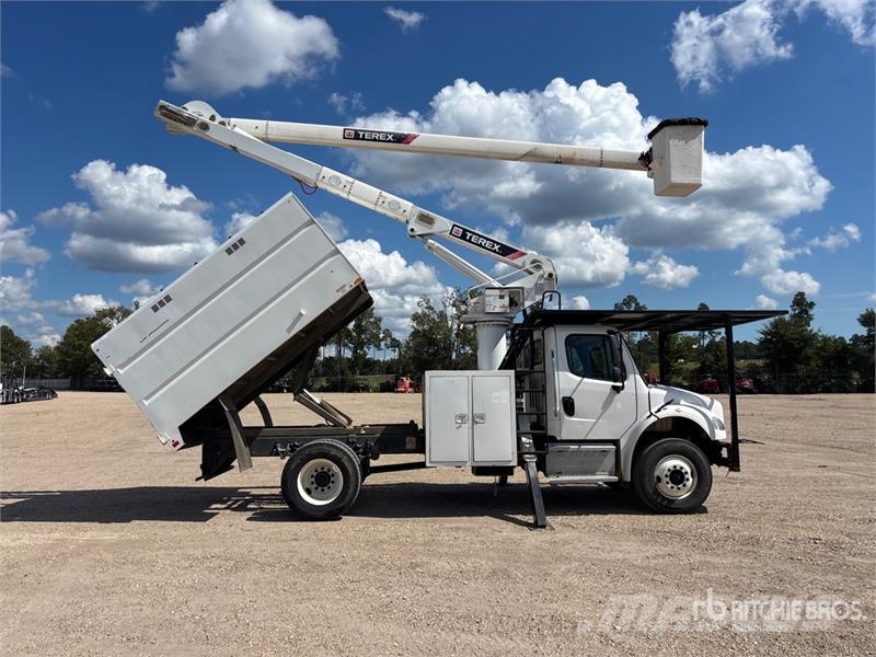 Freightliner M2 106 Pacēlāji uz automašīnas bāzes