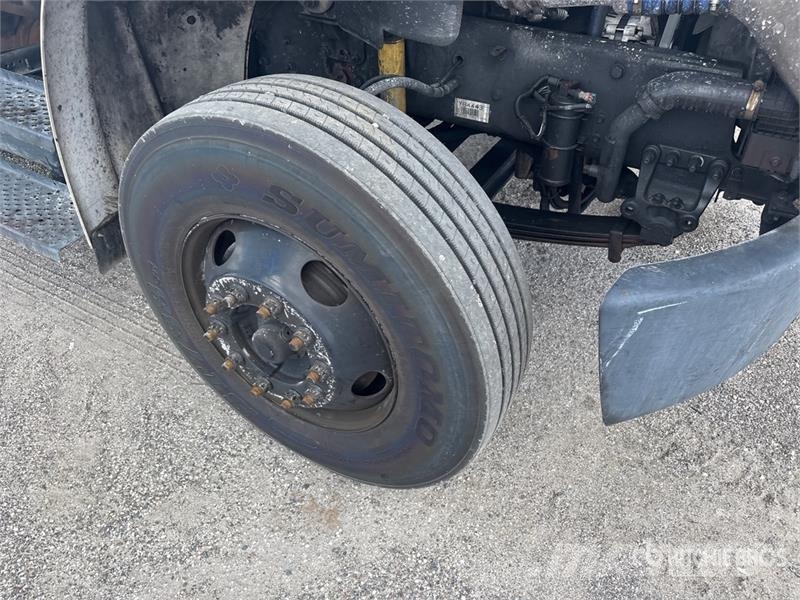 Freightliner M2 106 Caminhões com temperatura controlada