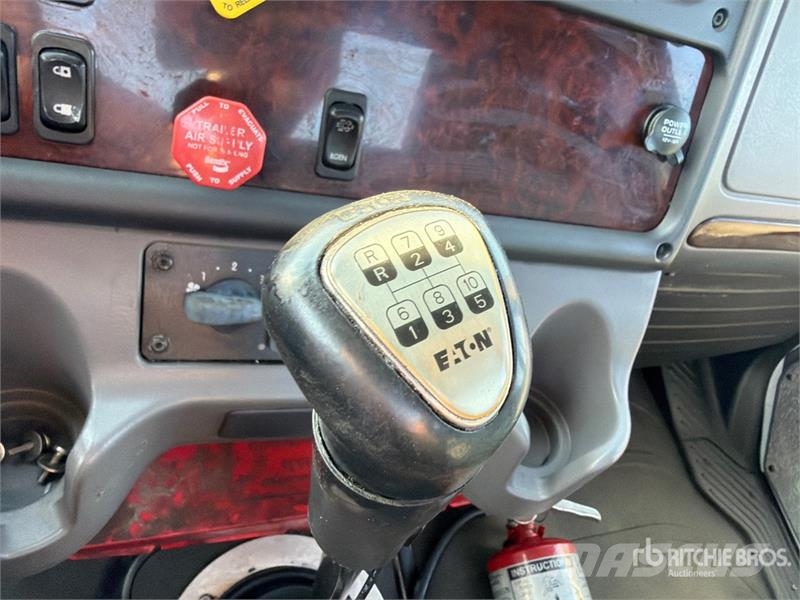 Freightliner M2 106 Camiones portacoches