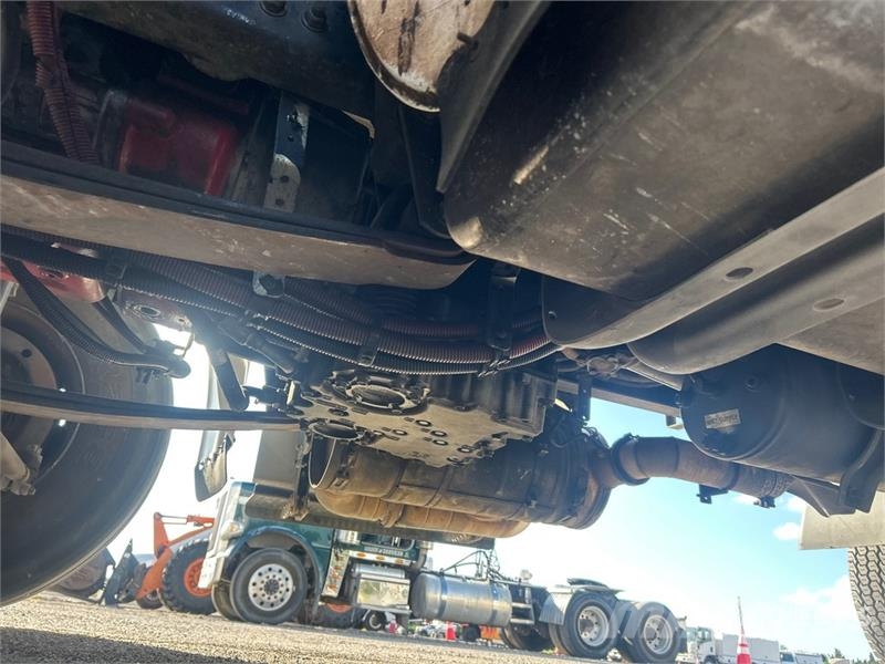 Freightliner M2 106 وحدات الجر