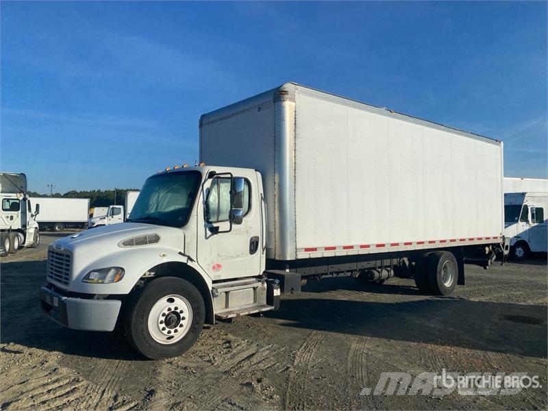Freightliner M2 106 شاحنات ذات هيكل صندوقي