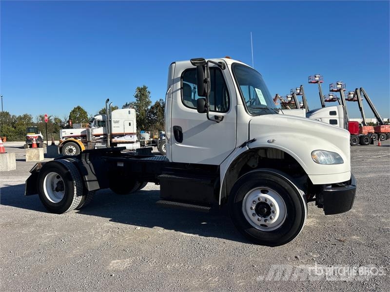 Freightliner M2 106 Vilcēji