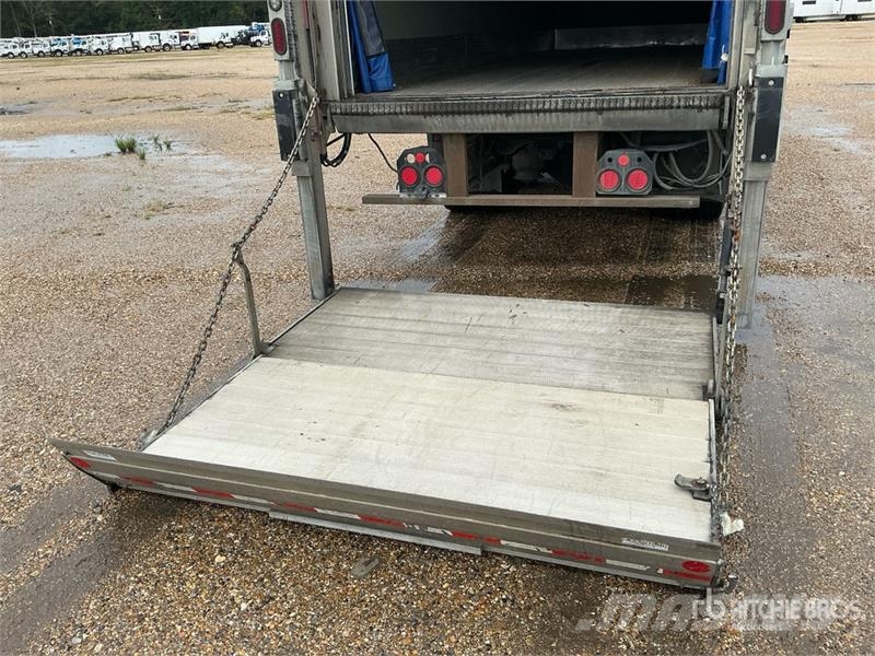 Freightliner M2 106 Грузовики-Рефрижераторы