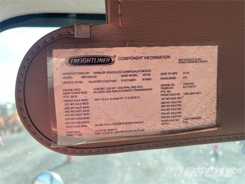 Freightliner M2 106 Camion cassonati