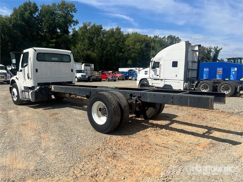 Freightliner M2 106 Cabine e interni