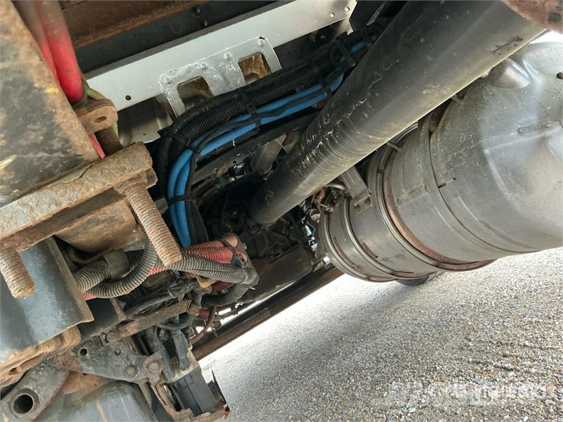 Freightliner M2 106 Sunkvežimiai su dengtu kėbulu