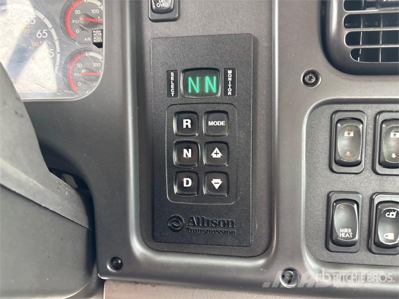 Freightliner M2 106 Autogru