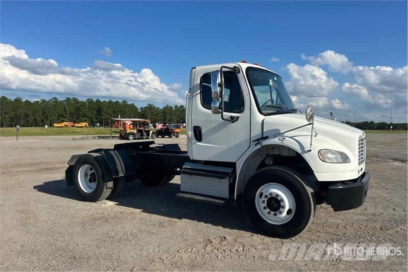 Freightliner M2 106 وحدات الجر