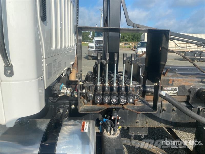 Freightliner M2 106 Portaalsysteem vrachtwagens