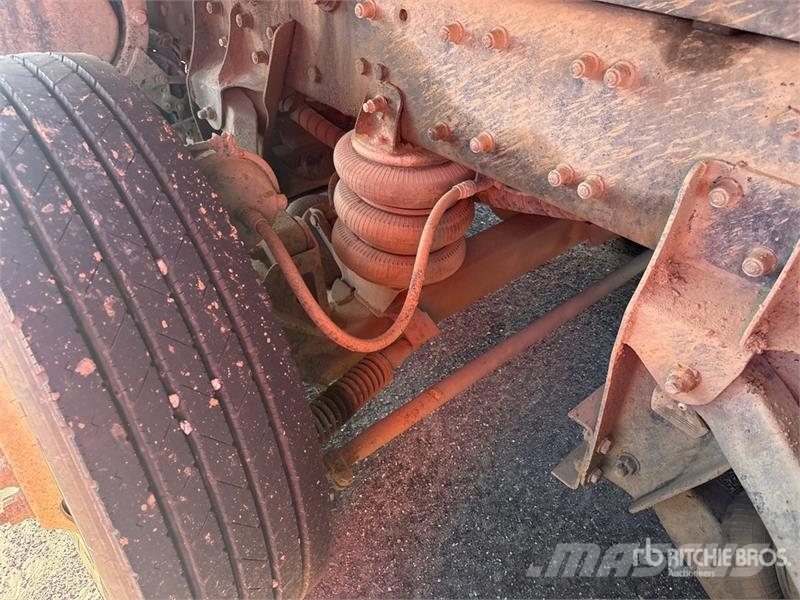 Freightliner M2 106 傾卸式卡車