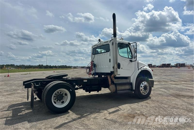 Freightliner M2 106 Sattelzugmaschinen