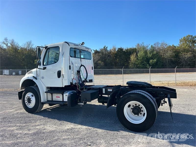 Freightliner M2 106 Vilcēji