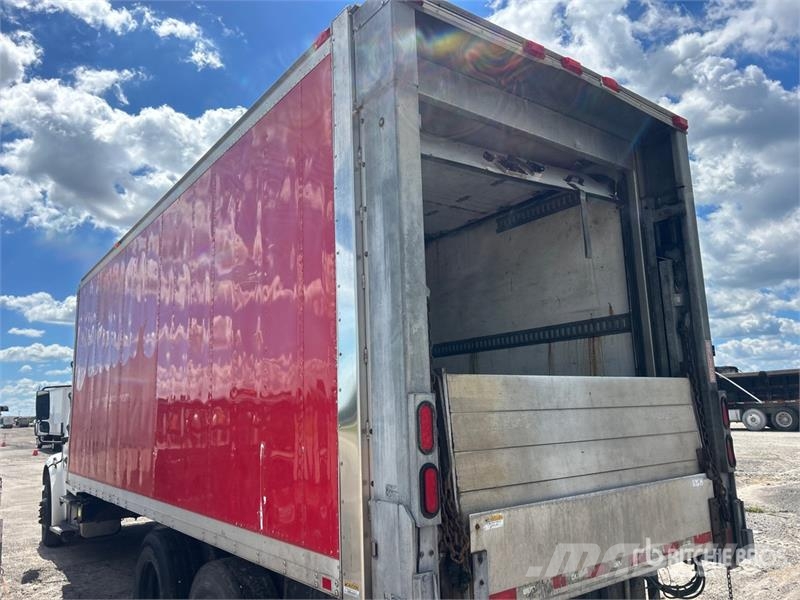 Freightliner M2 106 Грузовики-Рефрижераторы