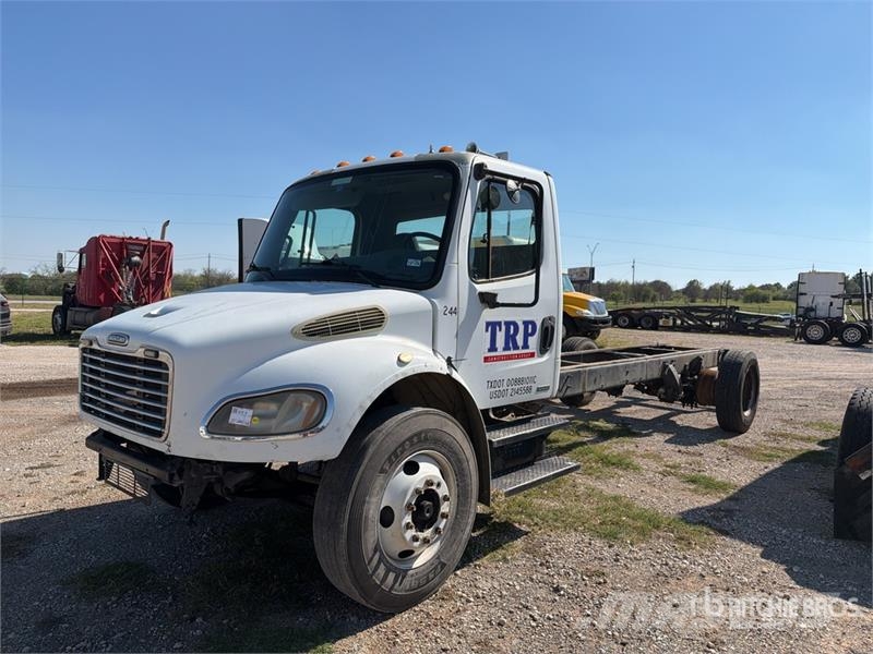 Freightliner M2 106 Cabinas