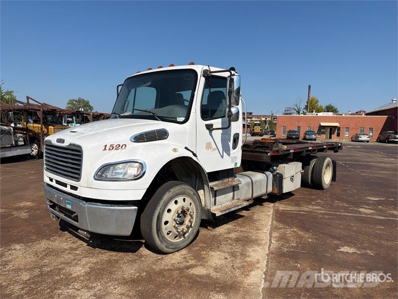 Freightliner M2 106 Camiones portacoches