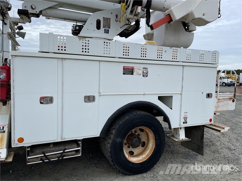 Freightliner M2 106 Plataformas sobre camión