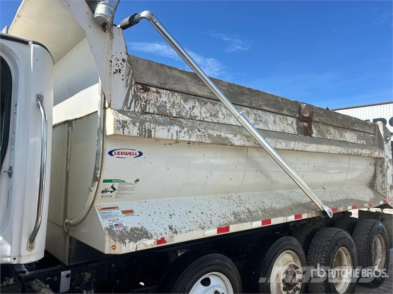Freightliner M2 106 Kipper