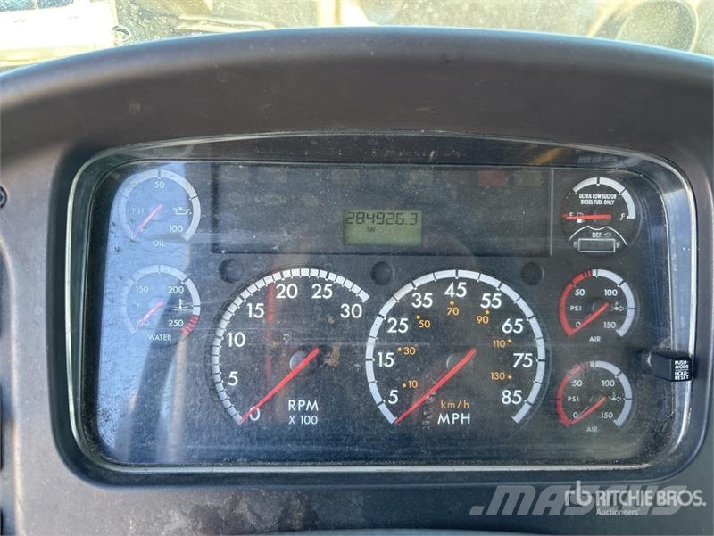 Freightliner M2 106 Camiones aspiradores/combi