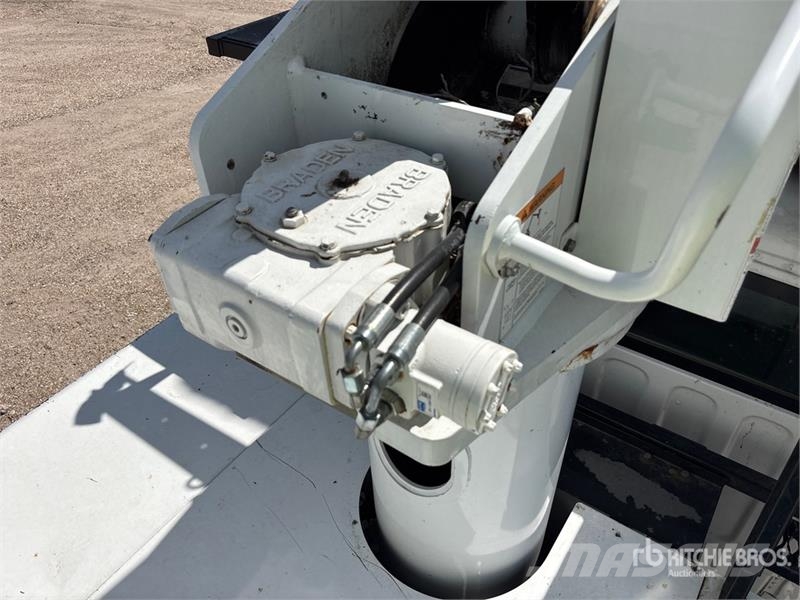 Freightliner M2 106 Pacēlāji uz automašīnas bāzes