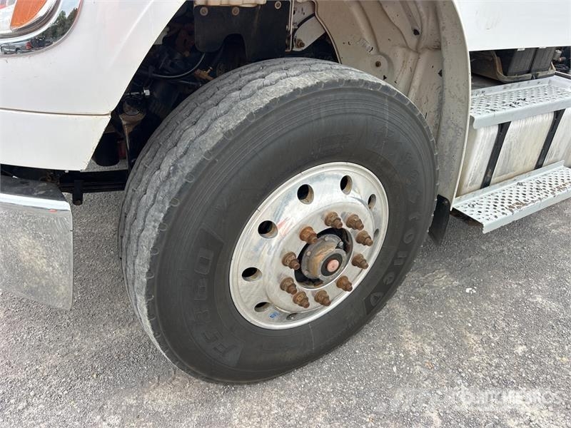 Freightliner M2 106 Camion poubelle